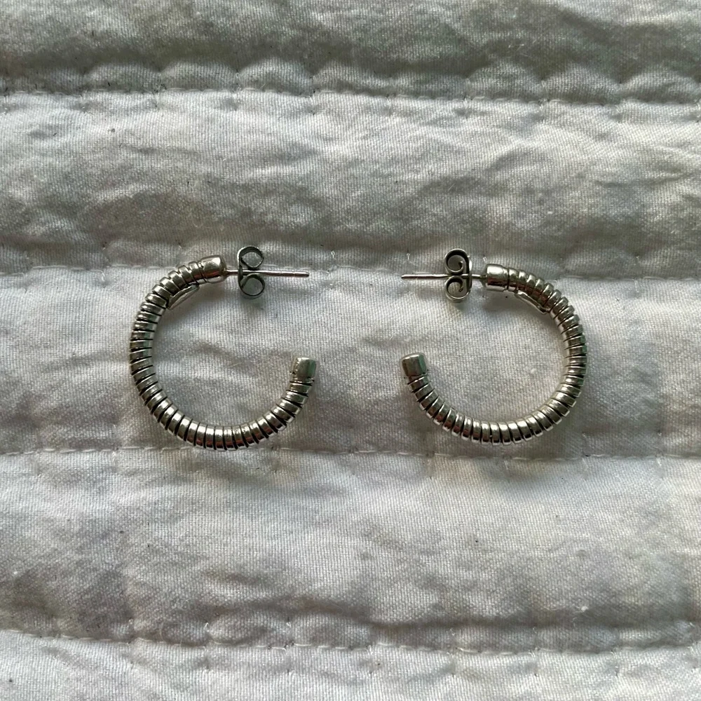 David Yurman Classic Cable Hoop Earrings - Picture 1 of 6